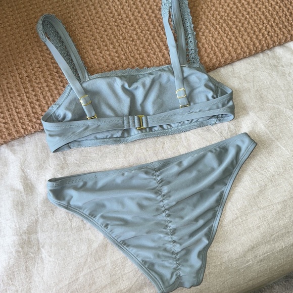 Bikini - Picture 2 of 2